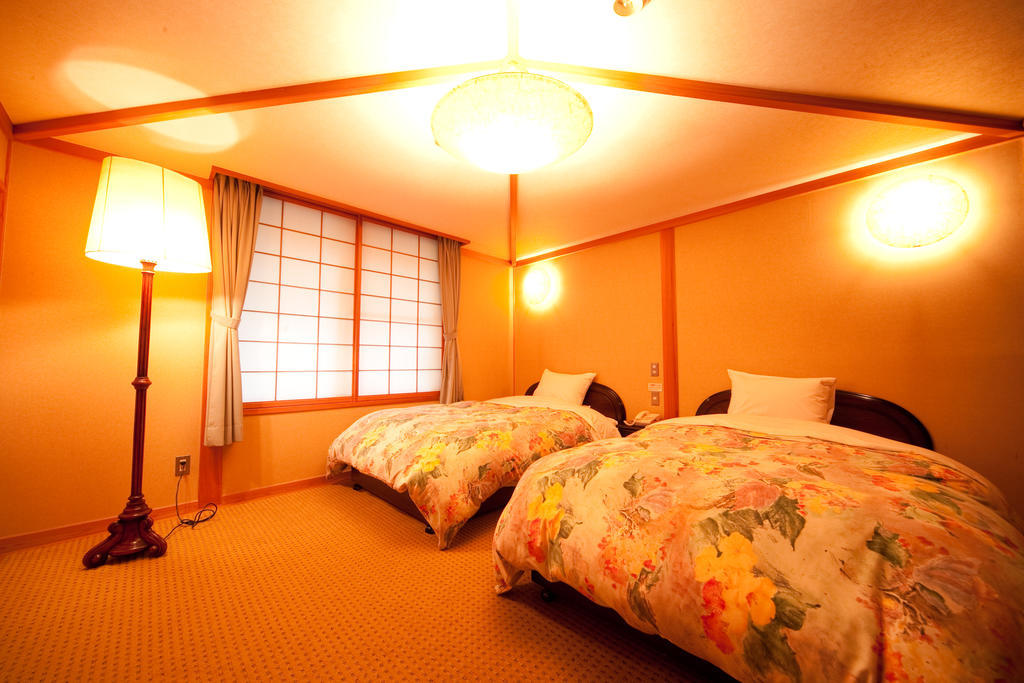 Hotel Ryotei Tanokura Yufu Zewnętrze zdjęcie
