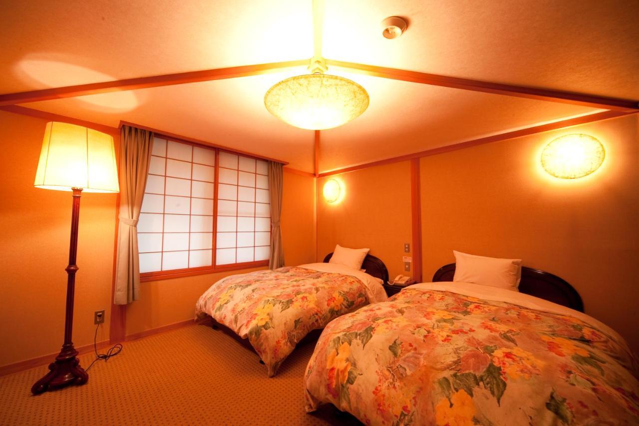 Hotel Ryotei Tanokura Yufu Zewnętrze zdjęcie
